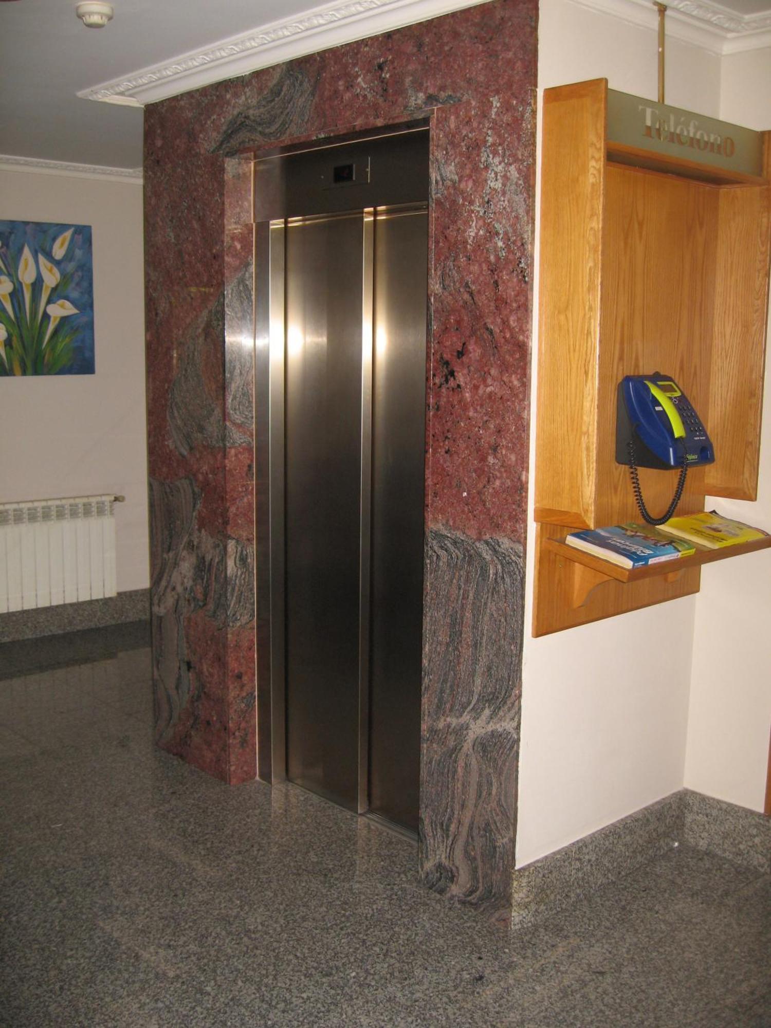 Hotel Camargo Igollo Екстер'єр фото
