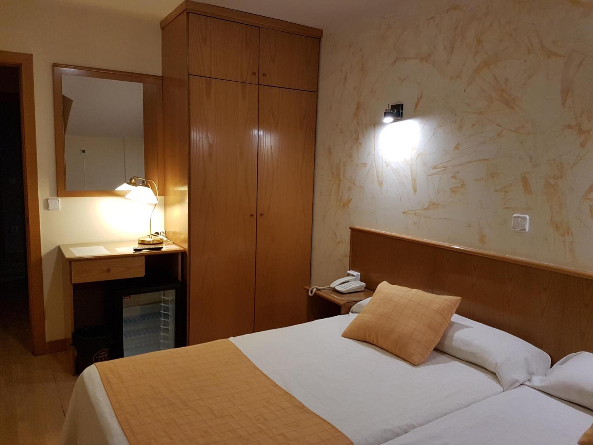 Hotel Camargo Igollo Екстер'єр фото