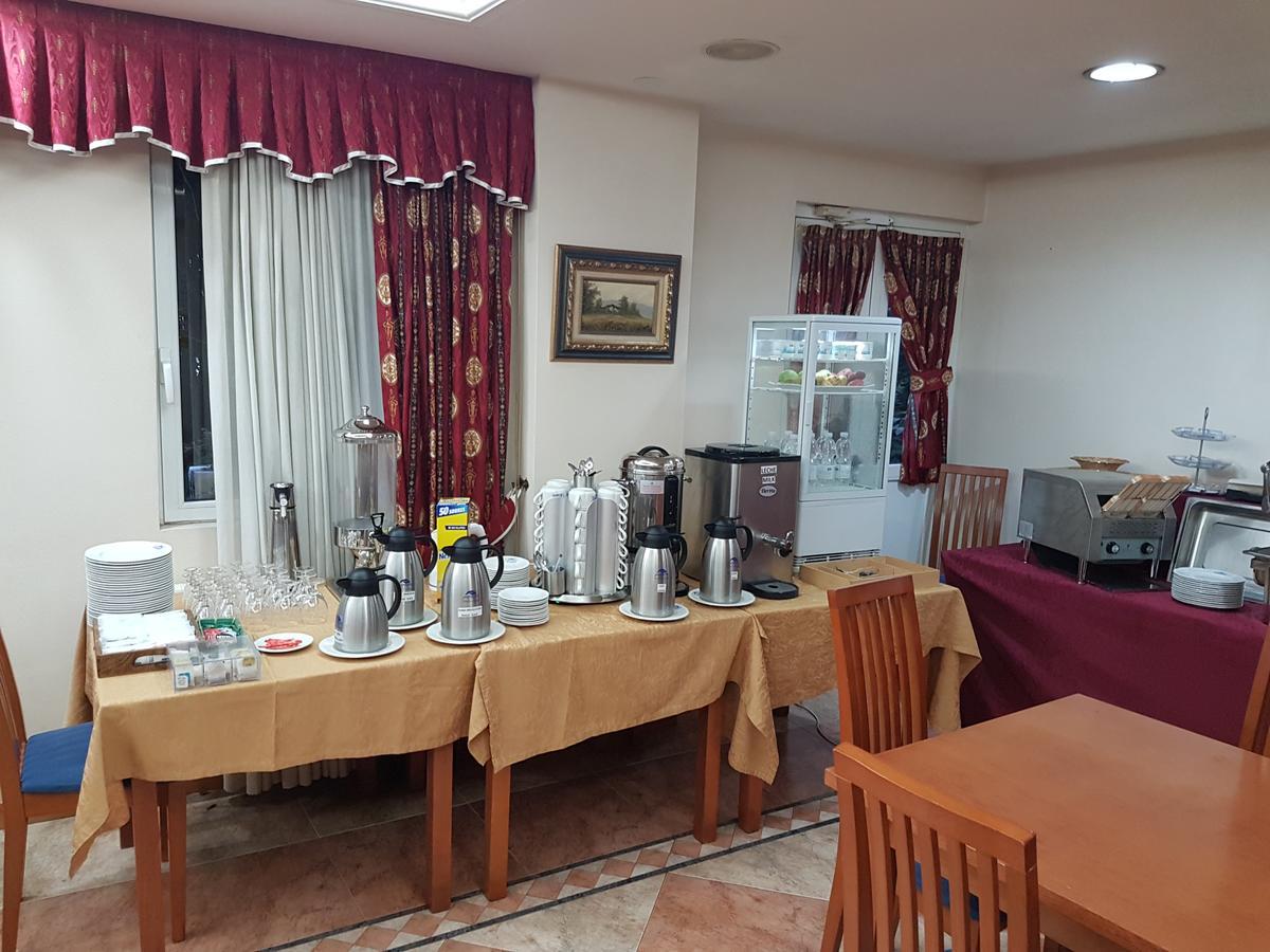 Hotel Camargo Igollo Екстер'єр фото