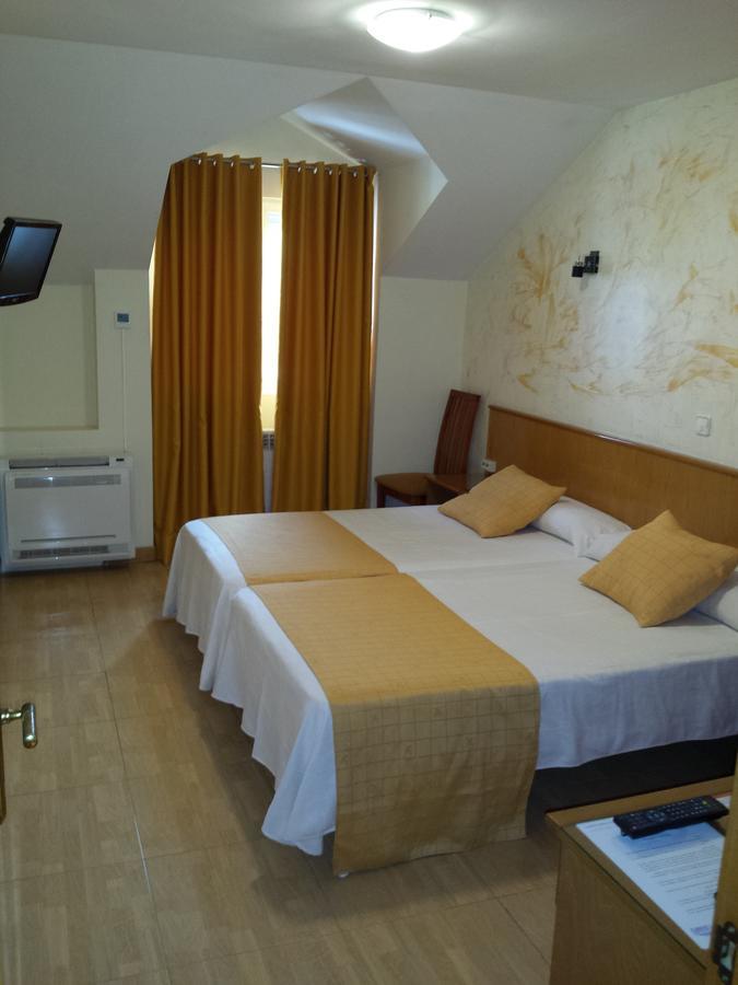 Hotel Camargo Igollo Екстер'єр фото