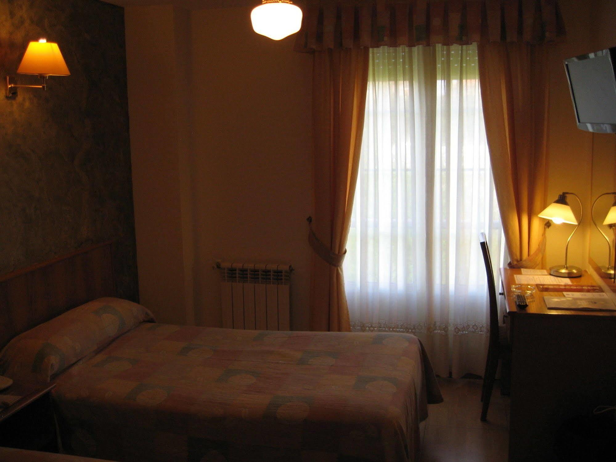 Hotel Camargo Igollo Екстер'єр фото