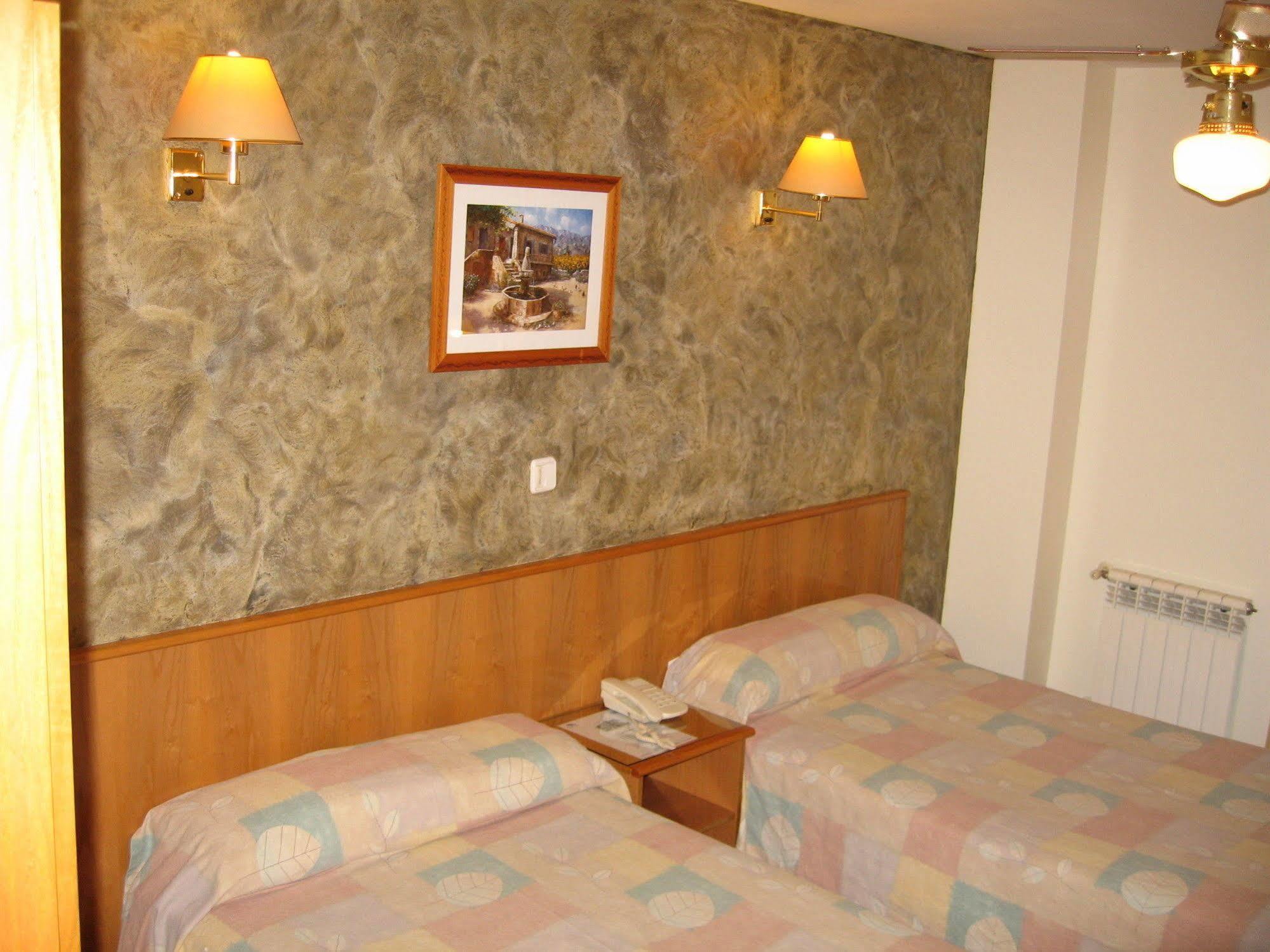 Hotel Camargo Igollo Екстер'єр фото