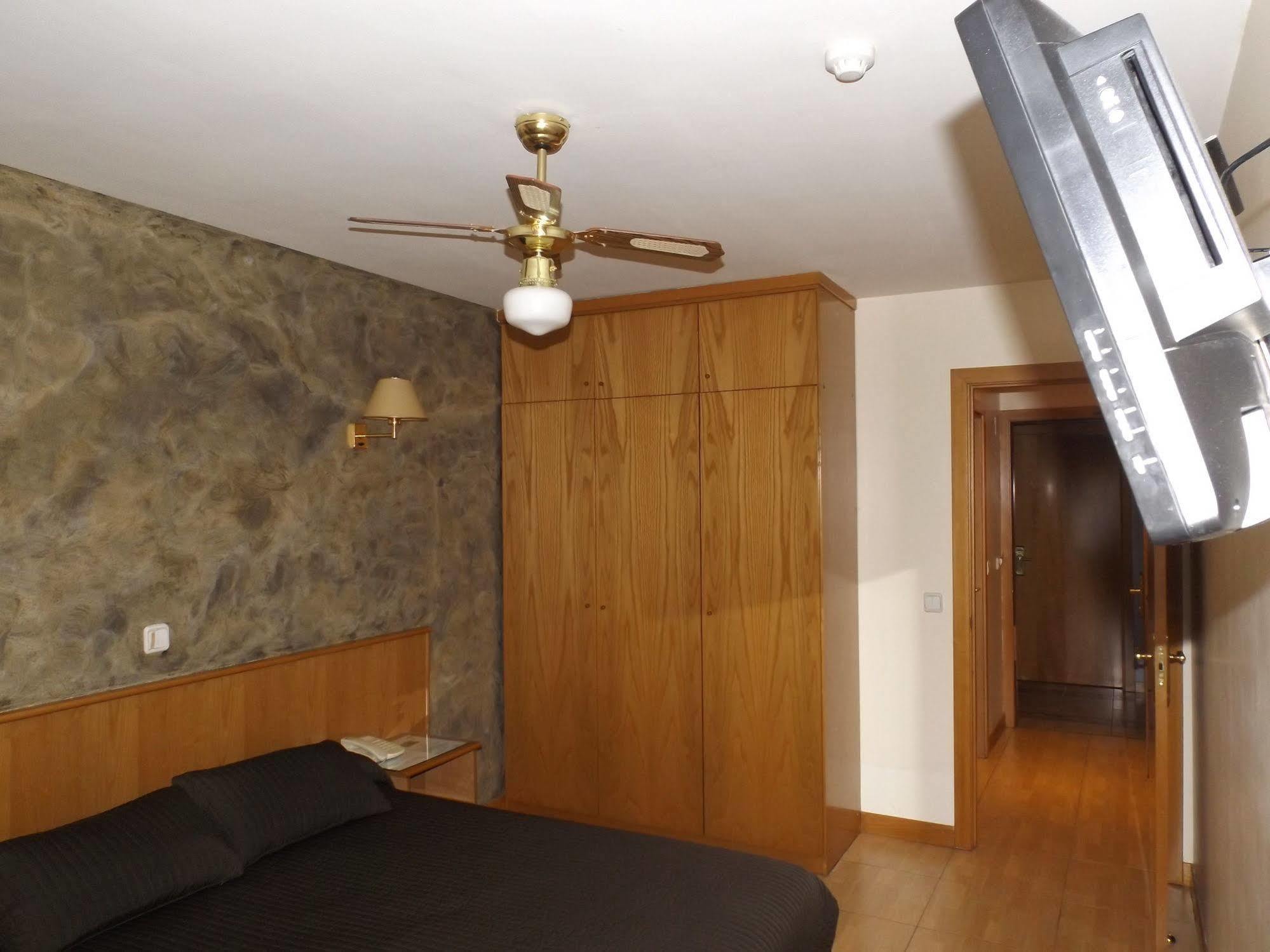 Hotel Camargo Igollo Екстер'єр фото